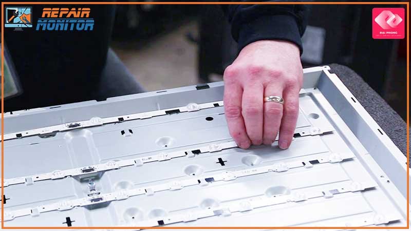 sua-chua-thay-led-man-hinh-acer-23-inch-1